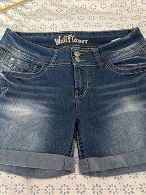 Wallflower Medium Wash Rolled Cuff Jean Shorts
